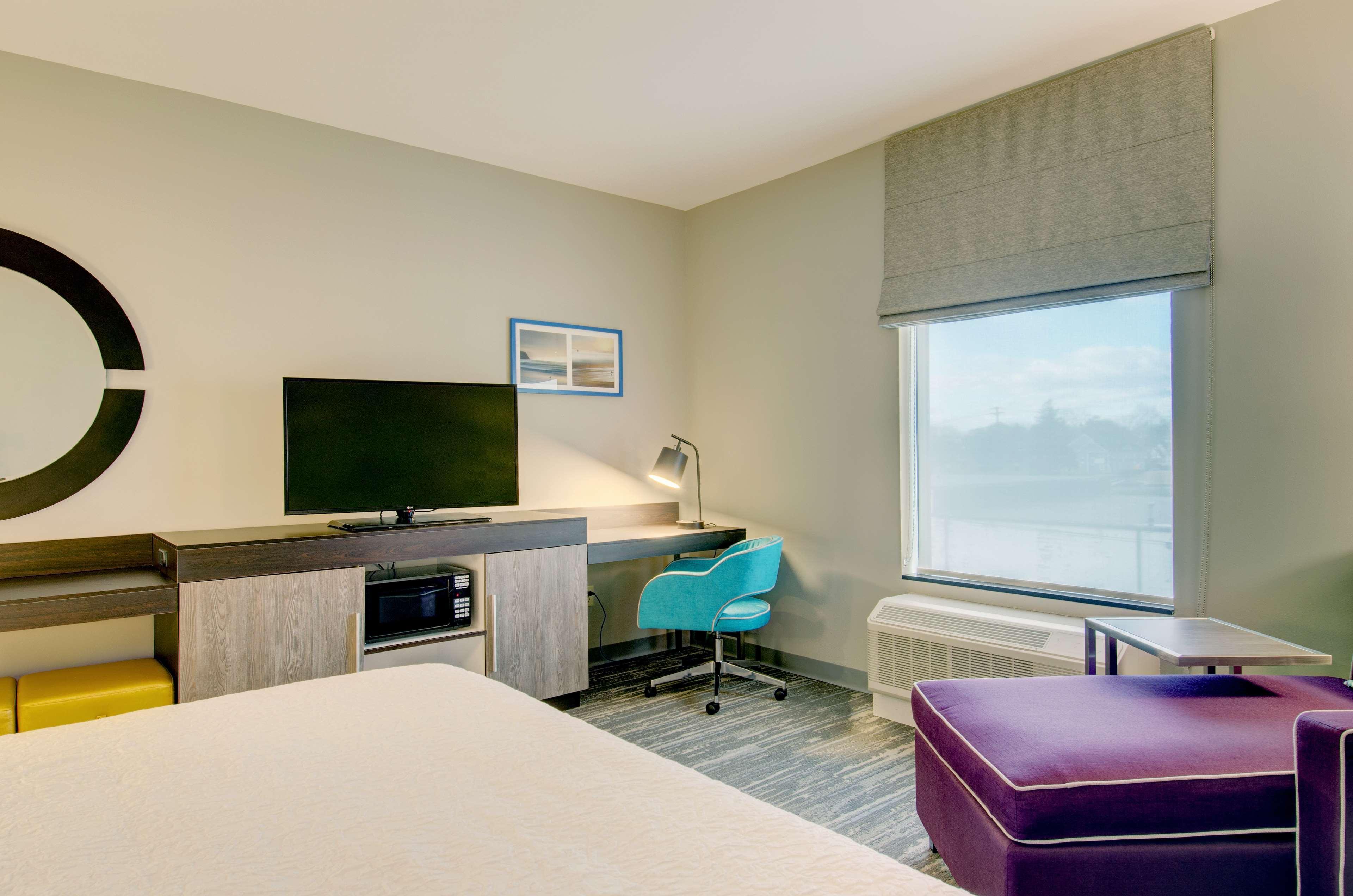Hampton & Boston/stoughton Hotel
