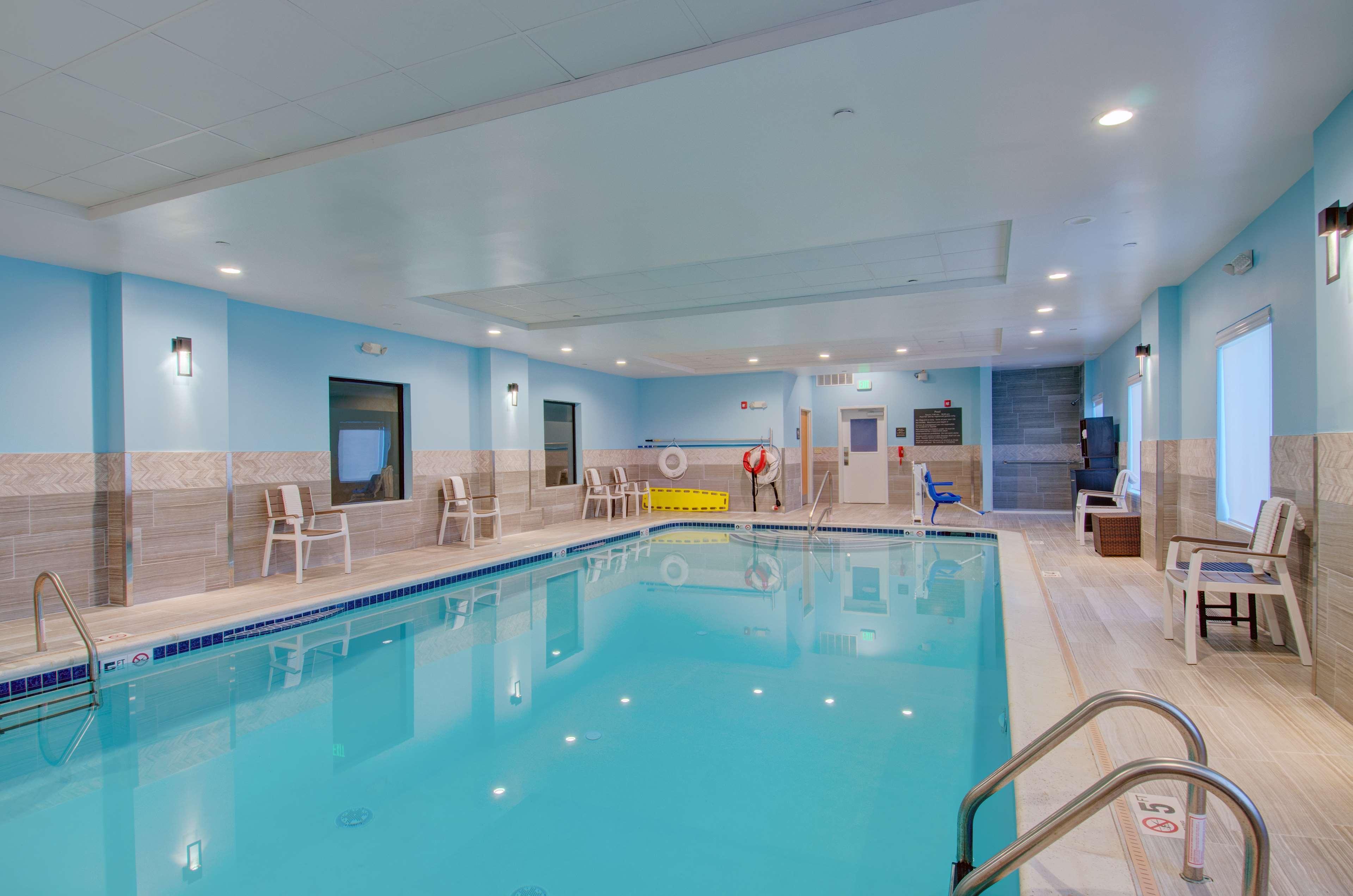 Hampton & Boston/stoughton Hotel 2*