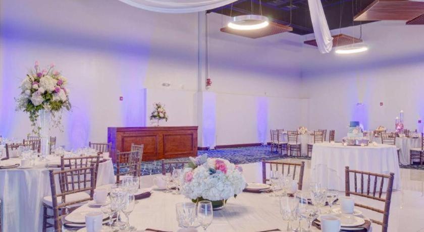 Hotel Hampton & Boston/stoughton 2*