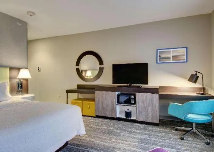 Hampton Inn & Suites Boston/Stoughton